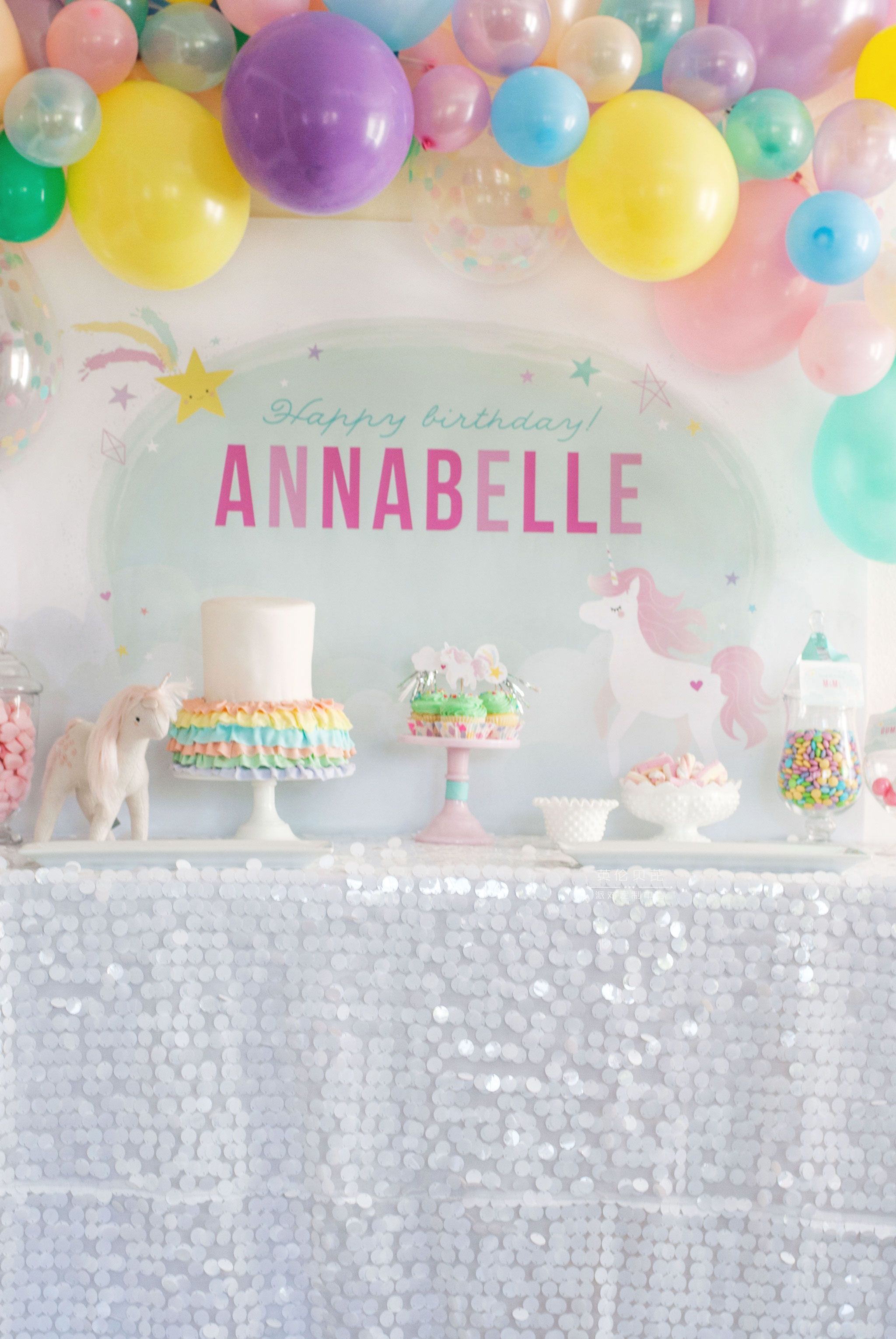 pastel-rainbow-unicorn-balloon-garland