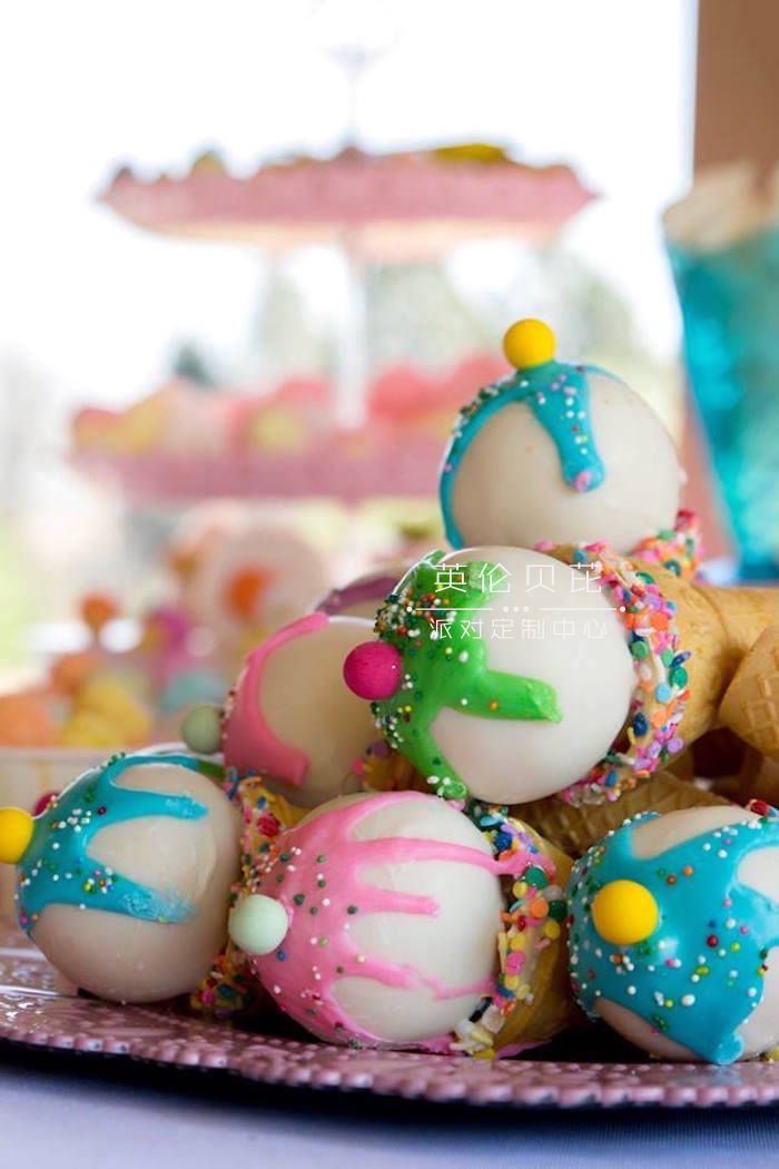 冰淇淋粉彩生日派对